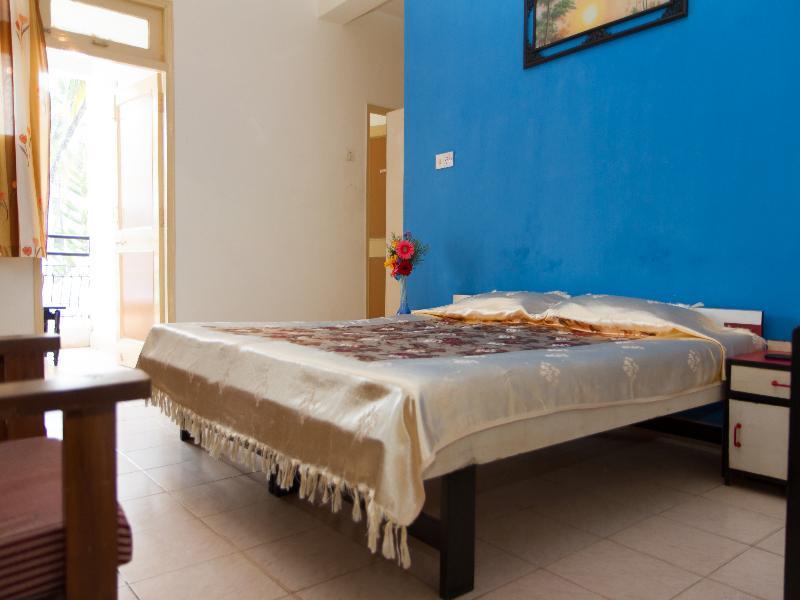 Dona Alcina Resorts Candolim Exterior photo